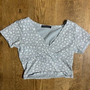 Brandy Melville floral crop shirt